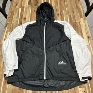 Nike Jacket Mens 2XL Black White Trail Strom Fit Lightweight Full Zip Outdoor